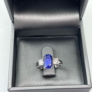 Ladies 2.15 carat tanzanite and diamond ring 14kt white gold size 7